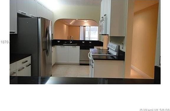 4th image of 10770 NW 66th St APT 112