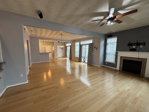 4th image of 5545 Botanical Dr #1
