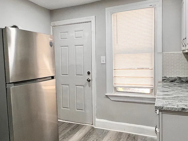 1029 Lancaster Ave — Photo 9