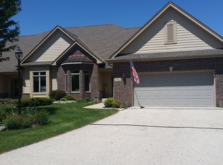 N12W29156 Creekside Ct, Waukesha, WI 53188