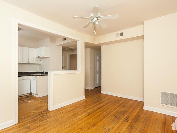 2nd image of 554 W Aldine Ave #1