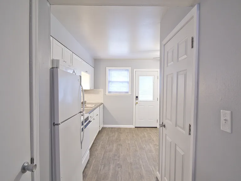 400 W Union St — Photo 40