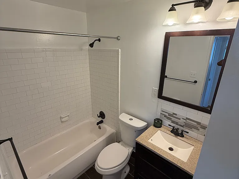 2324 Sun Valley Cir #J — Photo 4