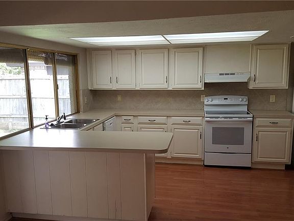 2nd image of 1525 Windy Meadow Dr
