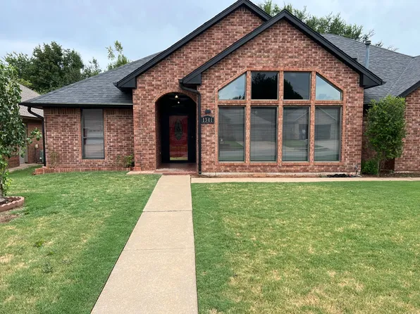 1301 Copperfield Dr, Edmond, OK 73003