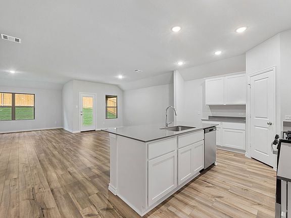 2nd image of 3804 Rose Hill Ct