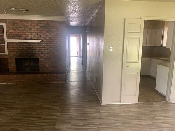 4th image of 711 Oakwood Ln