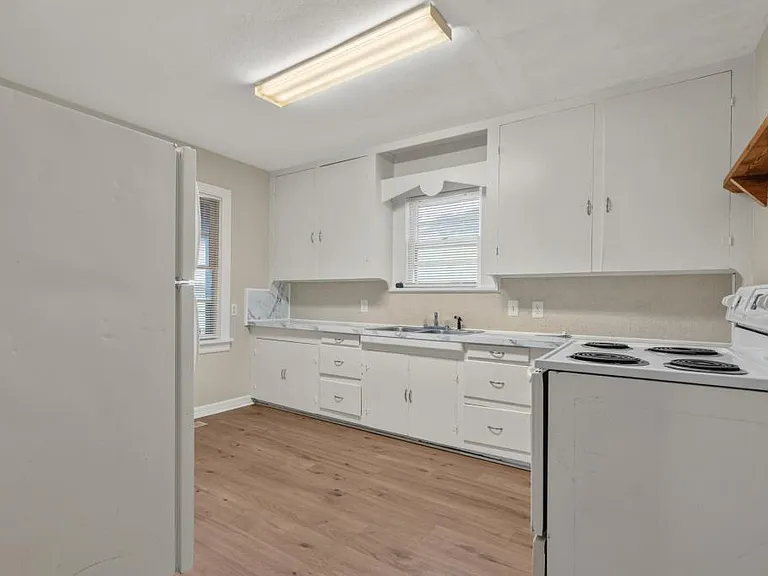 102 Chitwood St — Photo 10