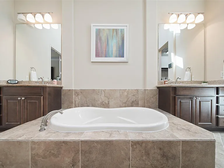 9510 Spring Rose Dr — Photo 24
