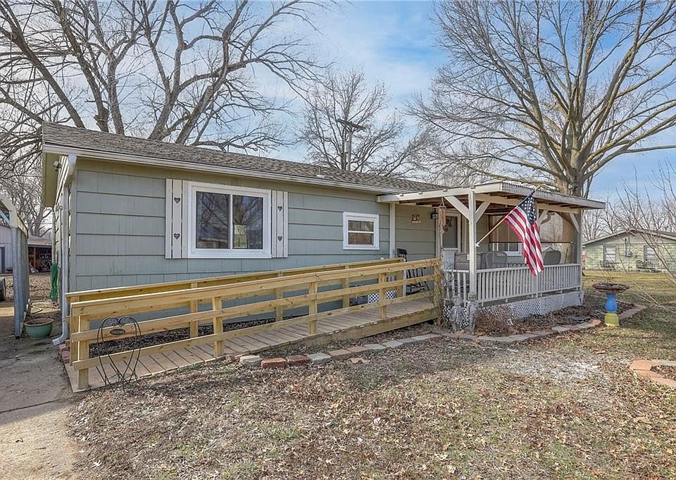 415 Washington St, Buckner, MO 64016 Zillow