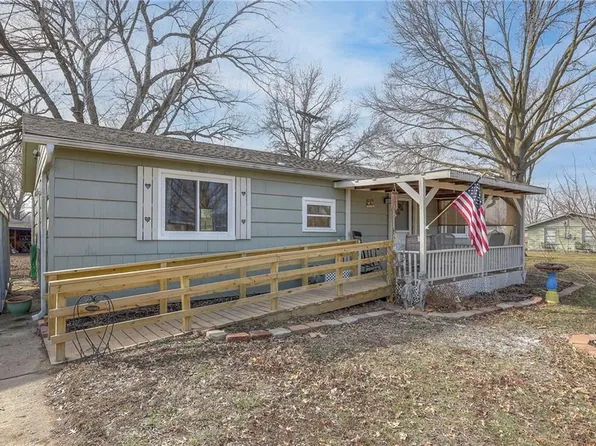 415 Washington St, Buckner, MO 64016
