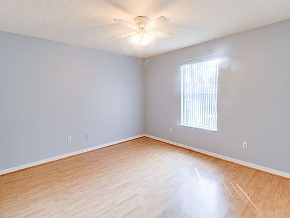 5th image of 438 Jennifer Ln APT A