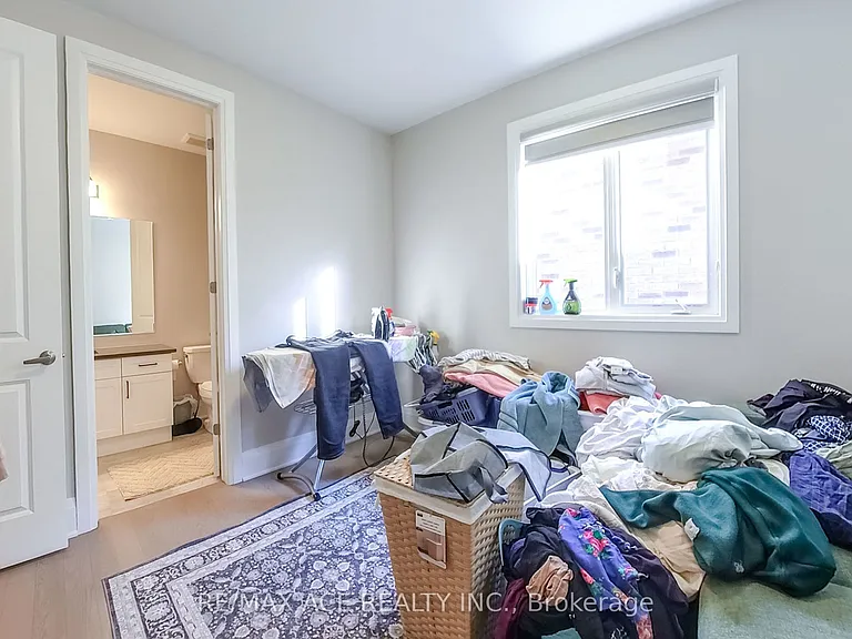 261 Marigold Ct — Photo 32