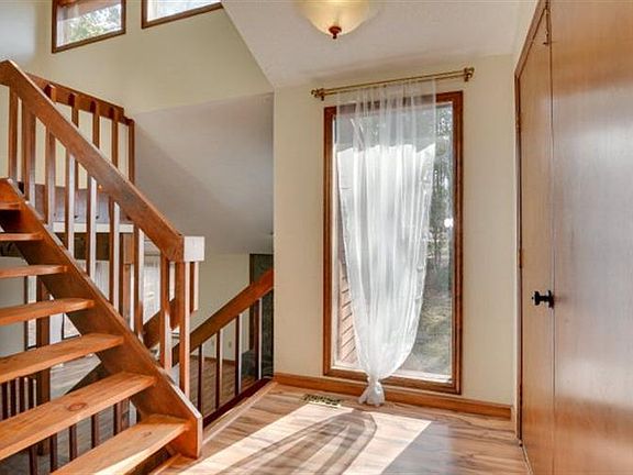 3rd image of 4795 Silver Lake Dr