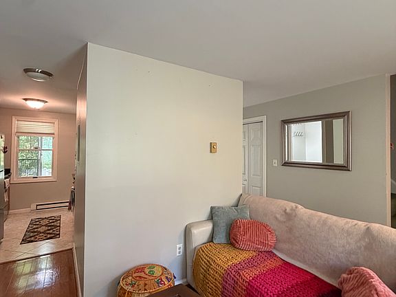 5th image of 459 Allen Ave APT 9