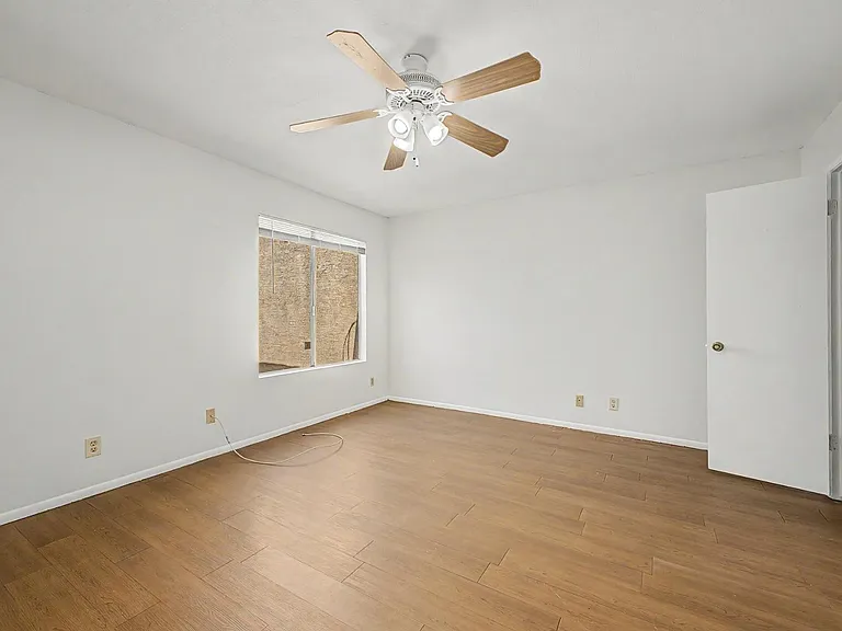 2605 E Lemon St — Photo 11