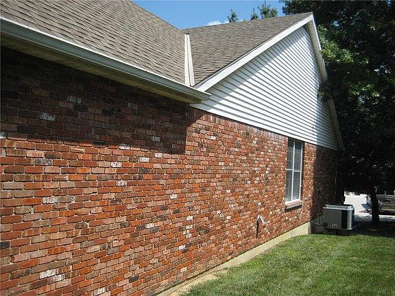 4th image of 2207 Berkshire Dr