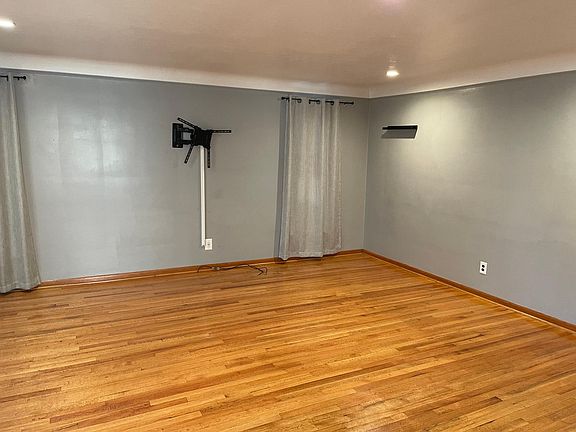2nd image of 7119 Orchard Ave
