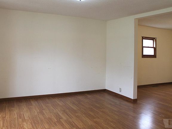 4th image of 507 1st Ave W
