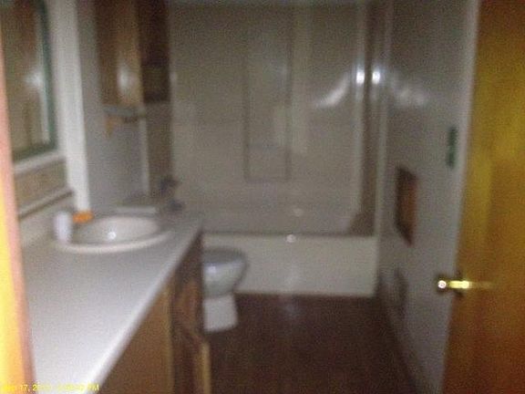 4th image of 4082 Seigman Ave