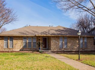 9406 Meadowknoll Dr, Dallas, TX 75243
