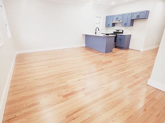 4th image of 671 Summit Ave #101
