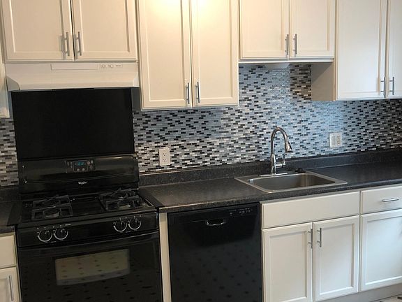 5th image of 3108 Meadowbrook Blvd #2