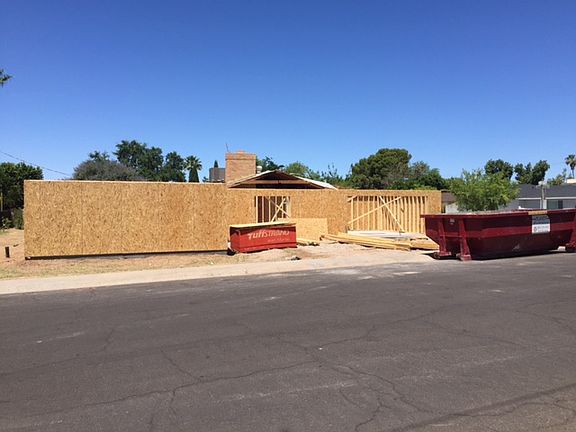 3rd image of 3025 E Mariposa St