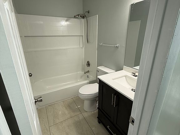 5th image of 827 Danish Dr #827