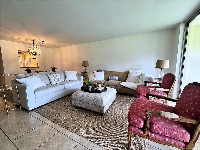 901 W Cypress Ln #201 — Photo 16