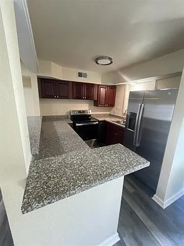 3017 Pine St — Photo 3