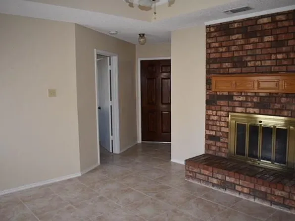 5221 Wild Horse Ct, Arlington, TX 76017