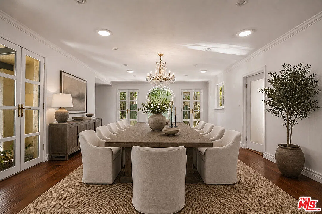 5 bed, 6.0 bath, 4987 sqft, $26,500 — Photo 1