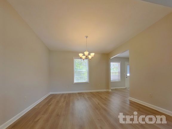 3rd image of 115 Fairfax Dr