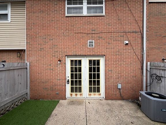 2nd image of 6881-6887 Emerald Ave