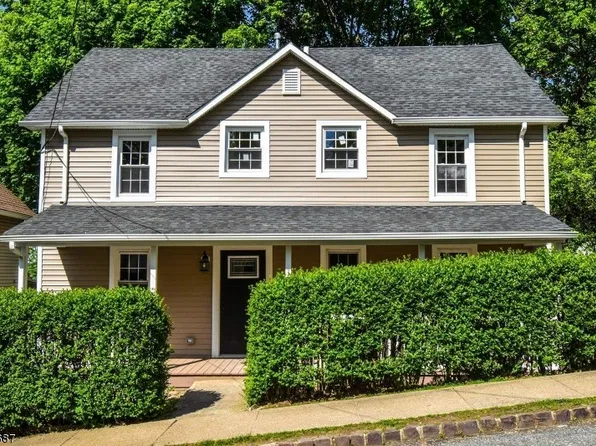 55 Liberty St, Dover, NJ 07801