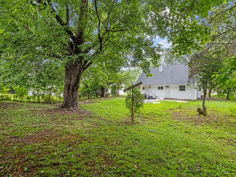 49 Farrell Ave — Photo 22