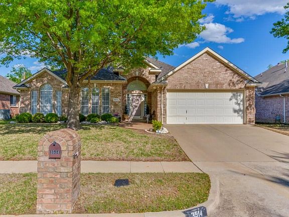 3rd image of 3514 Heatherbrook Dr