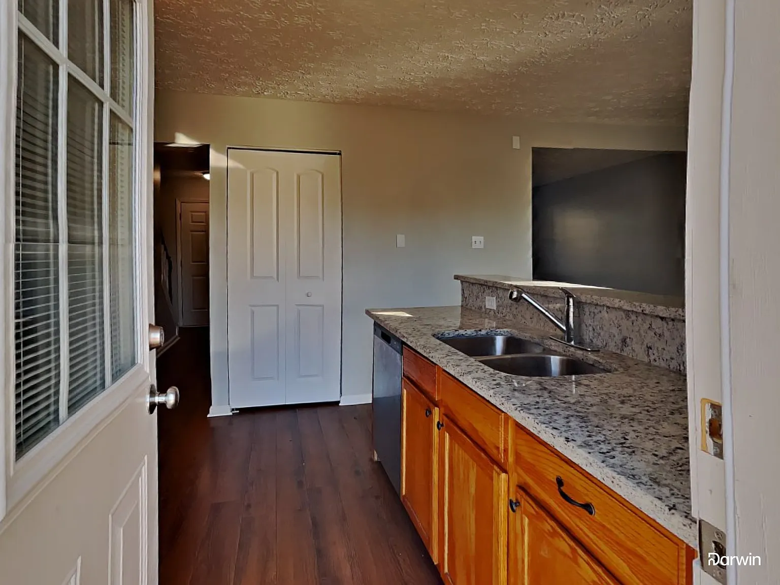 3 bed, 2.5 bath, 1248 sqft, $1,780 — Photo 2