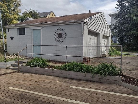 2nd image of 418 Argonne Dr