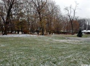 E Lake Rd, Sheffield Lake, OH 44054