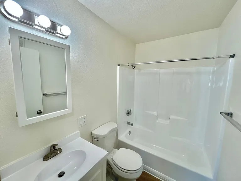 13 - R. Tuler & E. Edwards — Photo 8