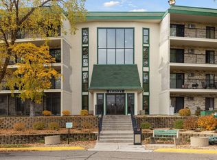 10501 Cedar Lake Rd APT 206, Minnetonka, MN 55305