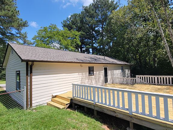 3rd image of 60 Old Stone Rd