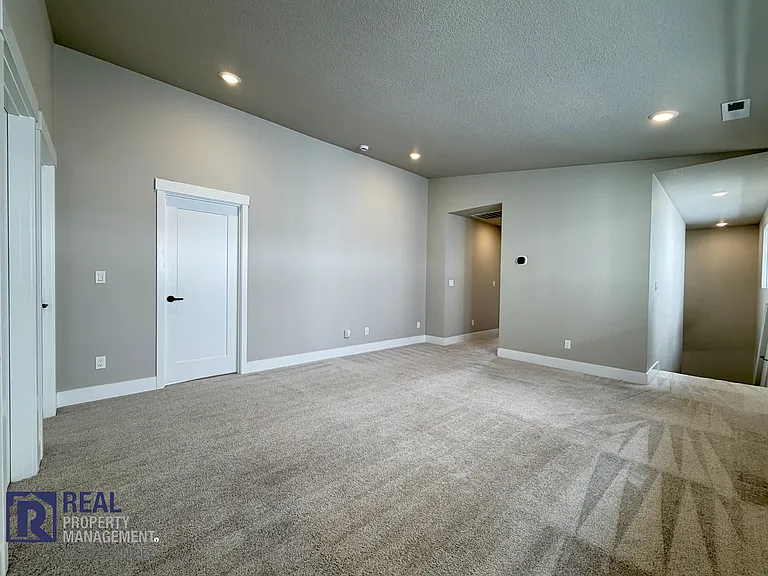 7365 SE Benedict St — Photo 10