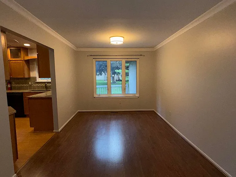 741 Woods Ct — Photo 4