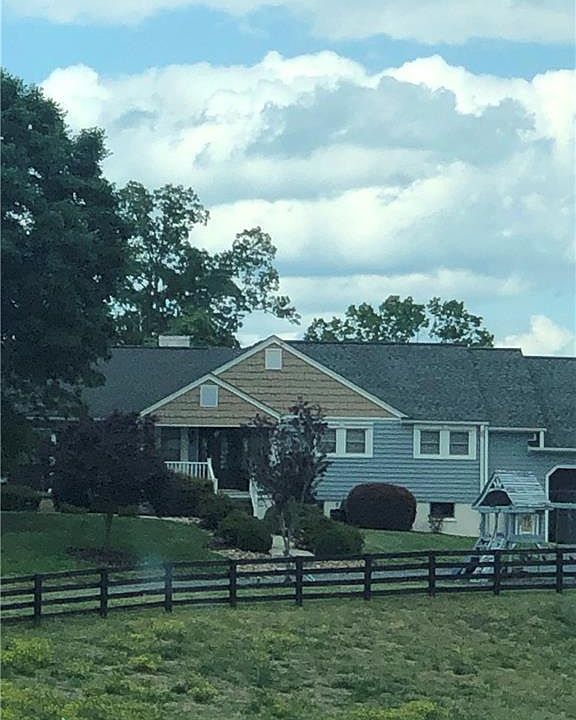 1st image of 832 Hoover Hill Rd