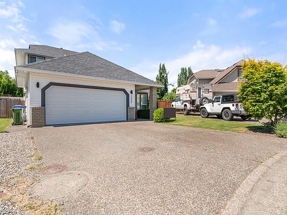 2nd image of 7665 Sapphire Dr