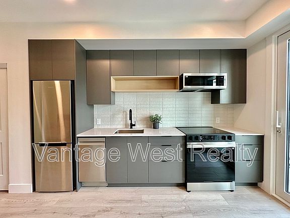 4th image of 620 Coronation Ave #308