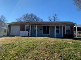 2540 Oakwood Manor Dr, Florissant, MO